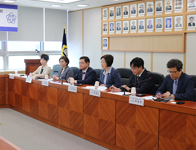 서울가정법원과 서울지방변호사회의 법조간담회 변호사 대표로 참석